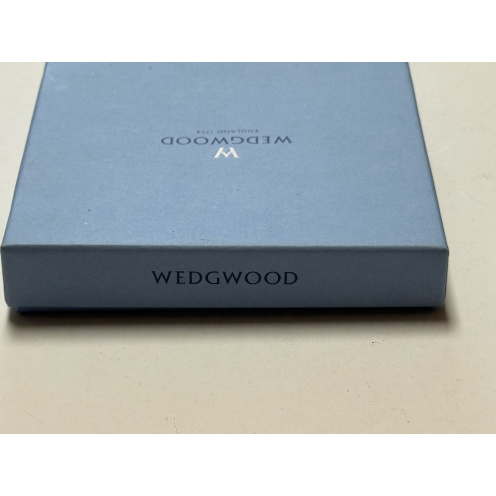 Wedgwood Blue and White St. Paul's Cathedral Jasperware Dish with Box - Picture 8 of 11